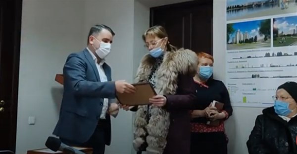 Еще 6 семей переселенцев получили ключи от квартир в Славянске