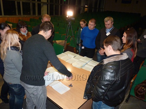 Итоги выборов в Славянске: по 47 окру обработано 100% электронных протоколов