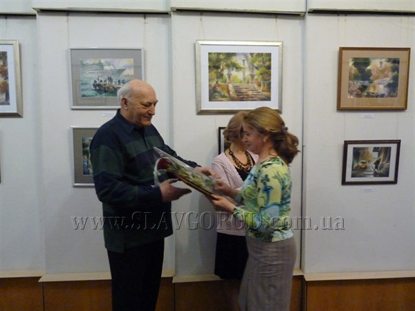 В Славянском краеведческом музее открылась выставка мастера станковой акварели Виктора Зелика