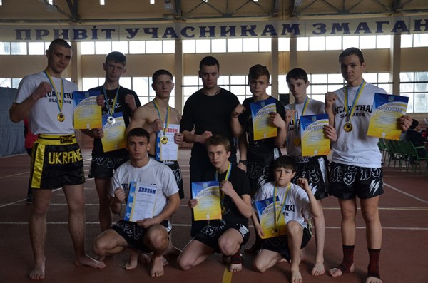 Славянские боксеры привезли награды с чемпионата Украины по кикбоксингу