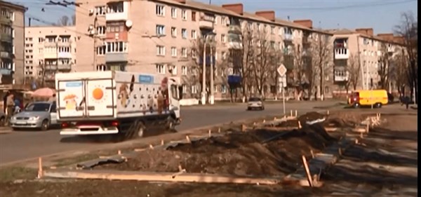 Ждали газоны, получат магазин: жители Славянска против новой застройки
