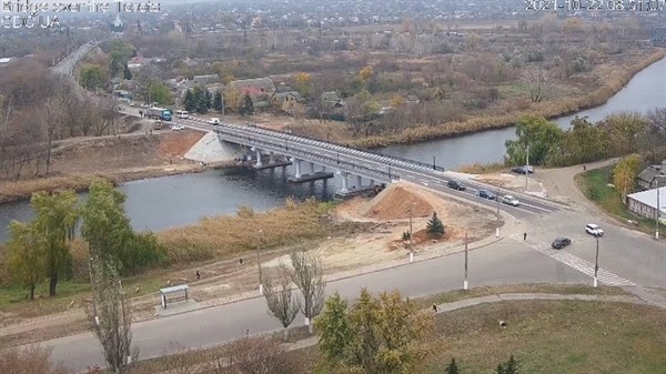 В Славянске открыли обновленный мост
