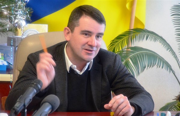 Декларация первого лица города: мэр Славянска занял своему отцу 20 тысяч долларов 