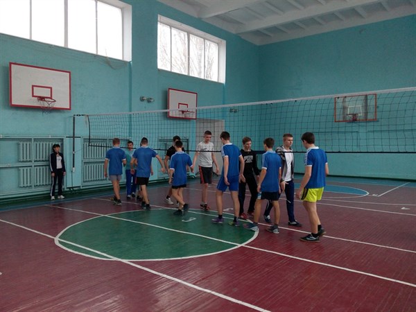 В школе №1  Славянска состоялся финал турнира по волейболу среди старшеклассников