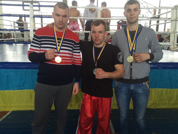 Славянские спортсмены привезли золото и бронзу с чемпионата Украины по кикбоксингу