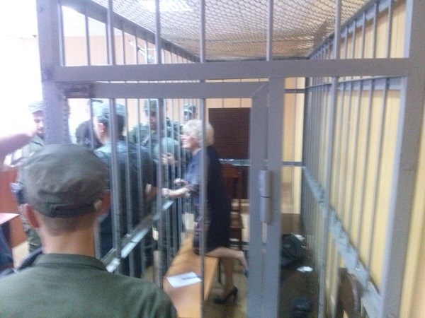 Экс-мэр Славянска Неля Штепа требует от СБУ и прокуратуры компенсацию за ее пребывание в СИЗО - 10 тысяч долларов за день. 