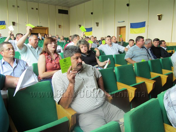 Рука не поднялась: славянские депутаты оставили за Кобзоном звание почетного гражданина города