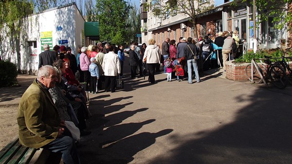 В Славянске 17 тысячам переселенцев прекратили выплату пособий и пенсий