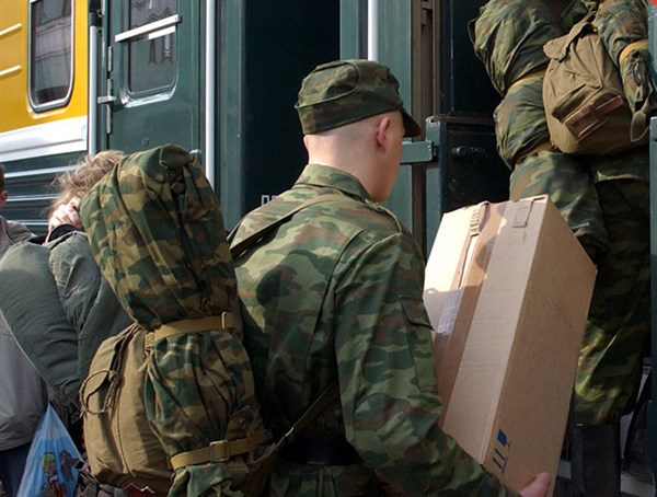 Гостинцы из зоны АТО : в Славянске задержали военнослужащего, который вез домой казенный автомат и патроны 