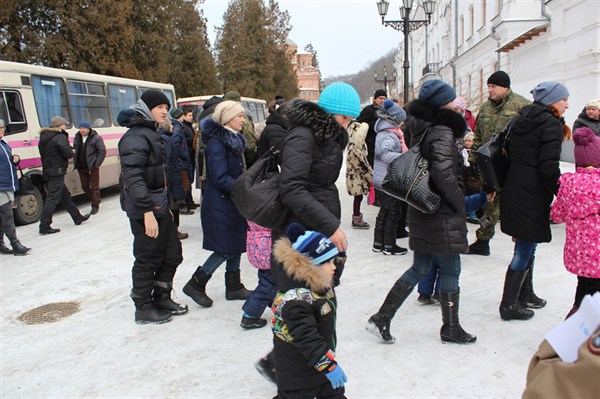В Святогорск  эвакуировали детей из Авдеевки