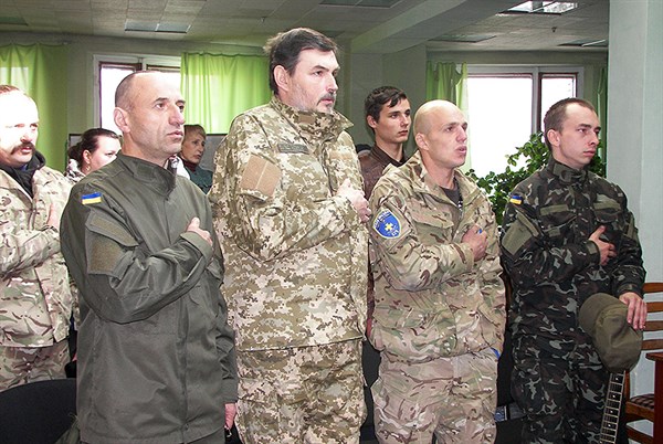 Бойцы Славянского полка Национальной гвардии посетили центральную городскую библиотеку