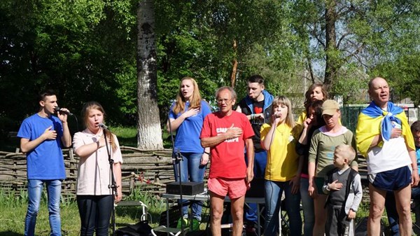 Из Славянска в Славянск преодолев почти 200 км: "Марафон Мира" на пути к финишу