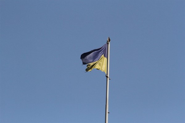 В Славянске на улицах города не могут заменить пришедшие в негодность украинские флаги, так как их нет в наличии