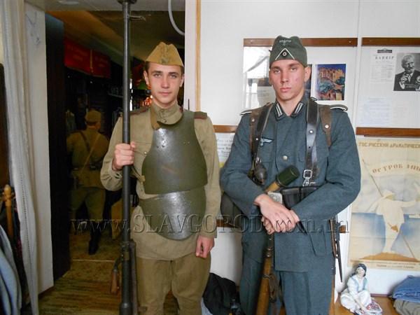 В Славянском краеведческом музее для старшеклассников провели урок мужества