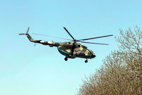 В Малиновке недалеко от Славянска разбился военный вертолет МИ - 8. Экипаж погиб (ДОБАВЛЕНО ВИДЕО)