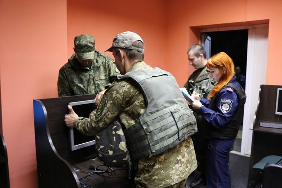 В Славянске игровые клубы обещают оставить без интернета.  Мэр договорился с полицией и провайдерами