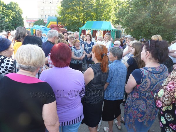 Волонтерская деятельность: женщины Славянска отказались от похода на Карачун, но готовы оказывать помощь представителям Народного ополчения 