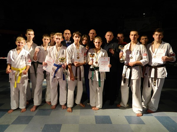  Славянские каратисты завоевали серебро и бронзу на чемпионате Украины 