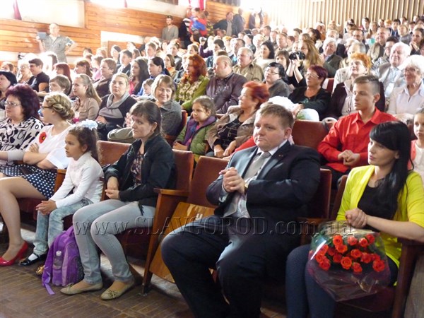 Славянска школа искусств отметила свою шестидесятую годовщину