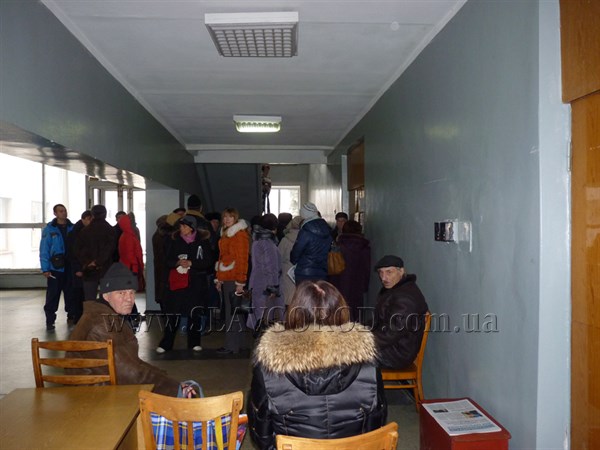 В Славянске переселенцам придется иметь дело еще и с миграционной службой. Специалисты  ждут разъяснений касательно нового порядка оформления справок  