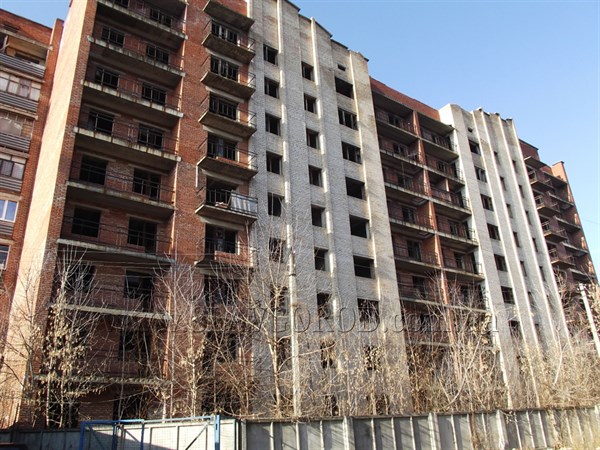 Депутаты горсовета Славянска говорили об опасности недостроенных домов