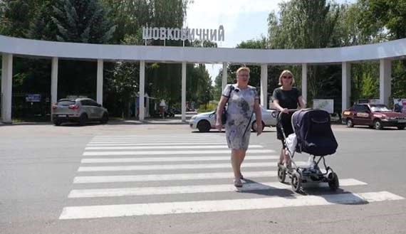 Как активисты Славянска, не дожидаясь помощи от местных властей, реставрировали парк