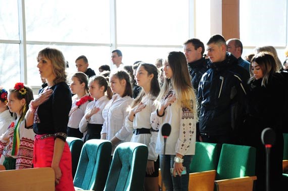 В Славянске в День Достоинства и Свободы минутой молчания почтили память погибших 