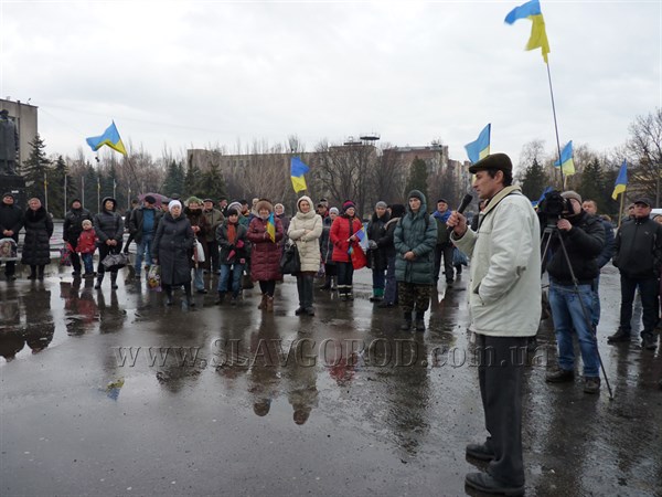 Народное вече в Славянске: говорили про водоканал, медиков и террористические организации (фото, видео)