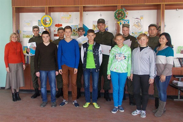 Ученики поздравили гвардейцев Славянска с Днем защитника Украины