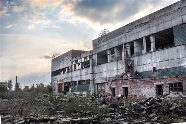 Что осталось от одного из крупнейших заводов города - Арматурно-изоляторного (в трех фото)