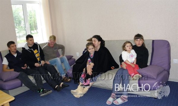 Центр переселенцев в Славянске стал домом для 30-ти жителей из серой зоны
