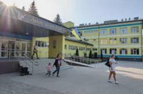 В Славянске заканчиваются школьные весенние каникулы. Как дети будут учиться после 15 апреля