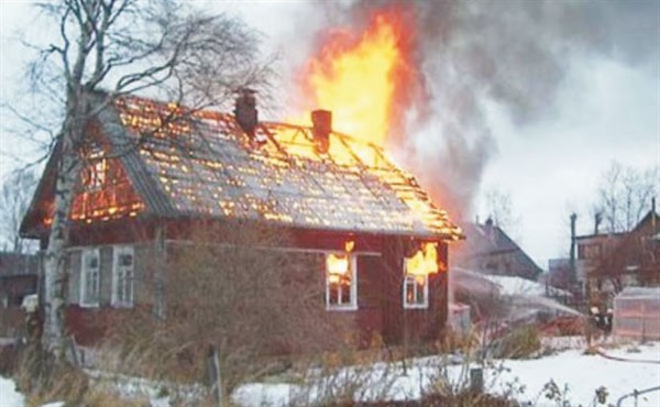 В Славянске одинокая жительница частного сектора чуть не угорела в собственном доме. Причина возгорания устанавливается