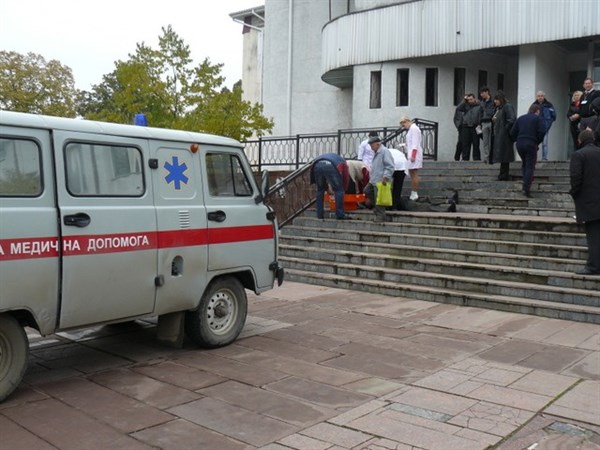 На одном из избирательных участков в Славянске умер человек (Дополнено)
