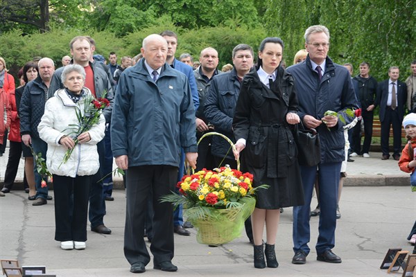 Юрий Солод почтил память чернобыльцев, которые 30 лет назад ценой своего здоровья и жизни ликвидировали аварию на Чернобыльской АЭС