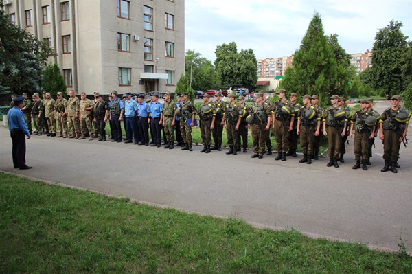 Перед славянскими милиционерами поставлена задача – не допустить диверсий, провокаций и массовых беспорядков в праздничные дни