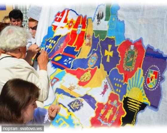 У жителей Славянска появится возможность вышить свой кусочек Украины: на днях в город приедет самая большая карта, которую вышивают уже более двух месяцев