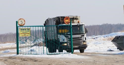 Из-за снежных заносов в Славянске не вывозят мусор