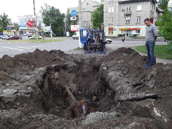 Чем объясняются раскопки в центре Славянска