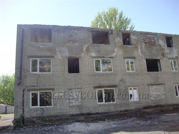 Ремонт общежитий для переселенцев в Славянске вновь приостановлен: от подрядчика требуют вернуть деньги Евросоюза 