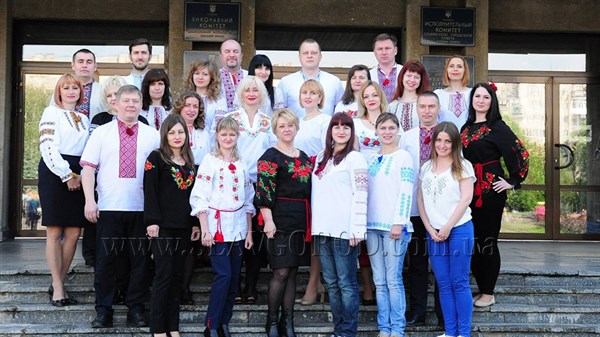 Славянские чиновники оделись в вышиванки: некоторые впервые 