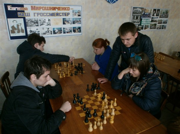 В Славянске состоялись соревнования по шахматах среди студентов ВУЗов