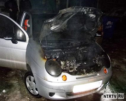 Как в кошмарном сне: пока хозяин автомобиля мирно спал, пожарные Славянска спасали его транспортное средство от огня