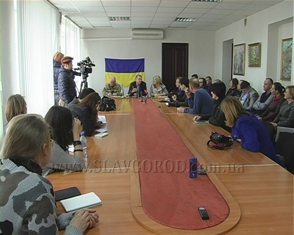 Секретарь горсовета Олег Зонтов ответил на вопросы иностранных журналистов.