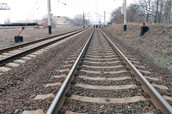 В дежурную часть линейного отдела милиции на станции Славянск поступило сообщение о заминировании железной дороги. Трагедия предотвращена