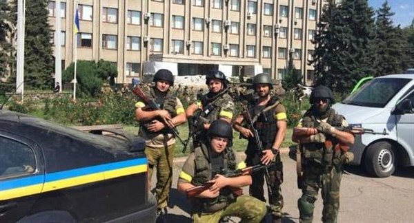 Репортаж с места событий: что внутри освобожденного здания Славянского городского совета (ВИДЕО)