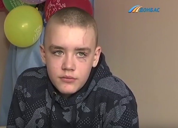 Спасение, как чудо: Парень из Славянска, которого сбил поезд, пережил кому и сложные операции (Видео)