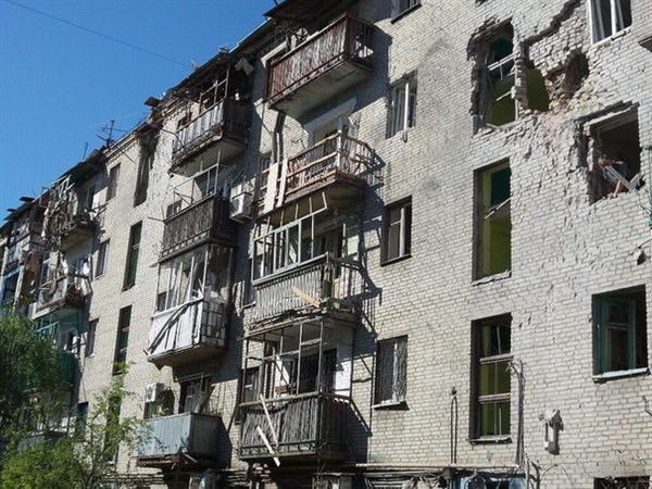 Цена вопроса: чтобы отремонтировать разрушенную пятиэтажку на улице Г. Лозановича, 8, подрядчики в очередь не становятся. 