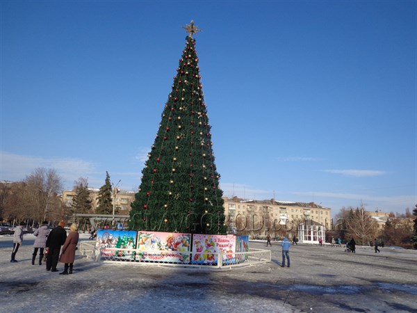 Все на открытие!!! 19 декабря в 15. 00  в День Святого Николая Чудотворца в Славянске состоится открытие городской елки