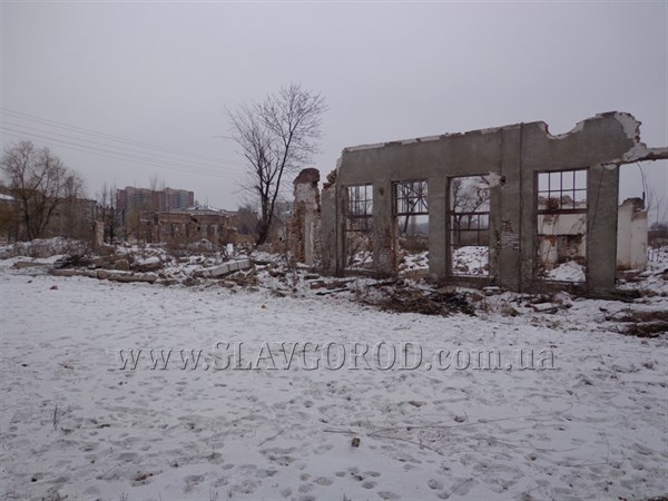 Через пять лет на месте руин промышленных цехов в центре Славянска должны появиться прогулочная зона и торгово-развлекательный центр